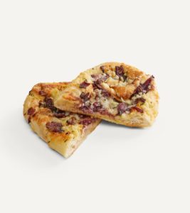 Caramelised_Red_Onion_Mature_Cheddar_Pizzetta